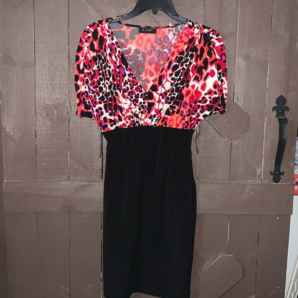 B. Smart- woman’s dress - Picture 1 of 5